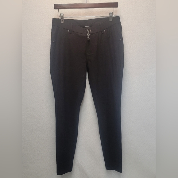 HUE Essential Denim Legging in Black size Large Pull On Soft Stretchy Fabric - Picture 9 of 11